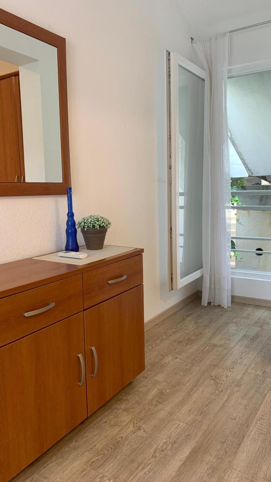 Leut Apartment Drasnice